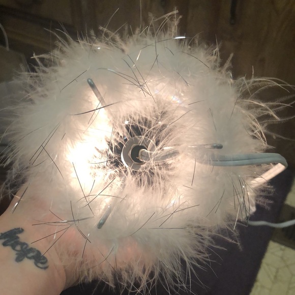 Pretty White Feathers Crackled Silver Table Top Plug in Lamp! - Picture 10 of 14